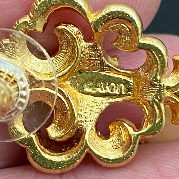 Vintage AVON Gold-tone Faux Pearl Teardrop Victorian Style Dangle Earrings - Picture 11 of 11